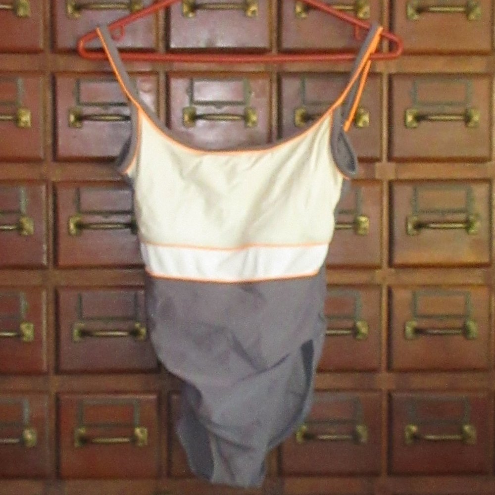 SPEEDO One Piece Bathing Suit Size 8